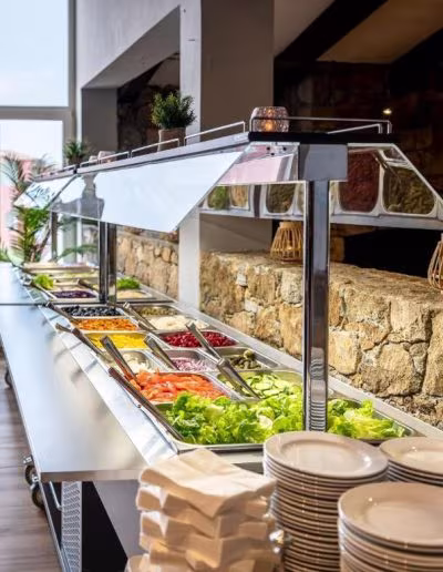 Le buffet de l'hôtel Maristella à Algajola
