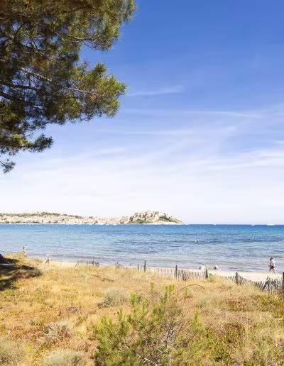 Calvi depuis la plage de la Pinède