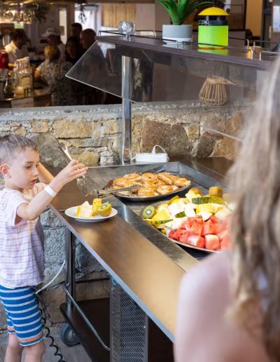 Le buffet de l'hôtel Maristella à Algajola